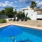 Willa Rhoda With Private Pool