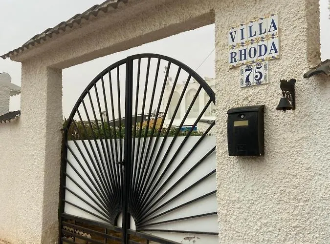 Rhoda With Private Pool Villa